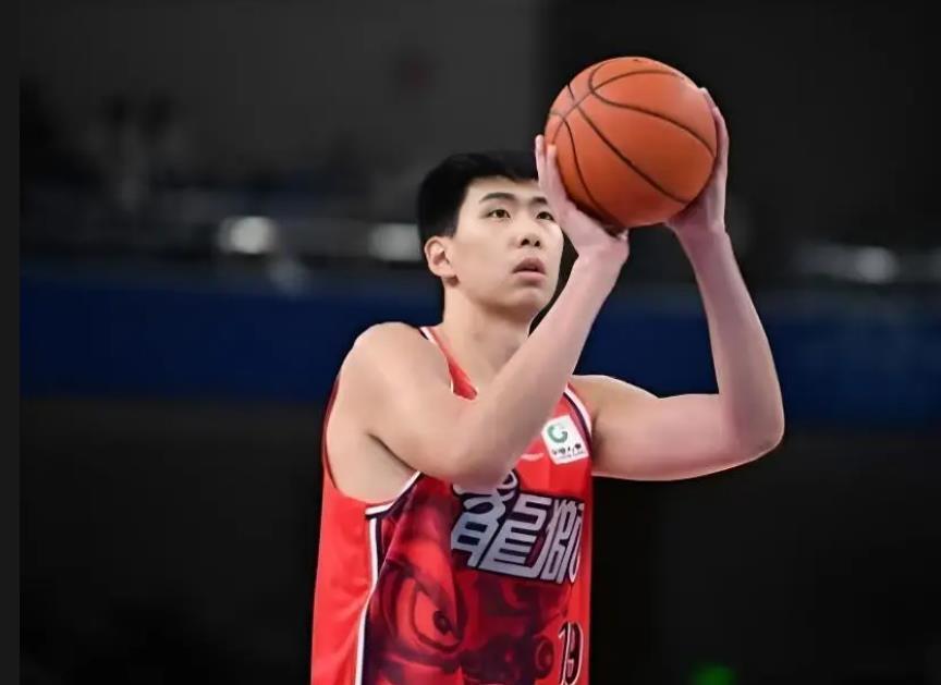 开云综合服务-离开广东队就爆发，徐昕是常规赛第一阶段盖帽王+篮板王